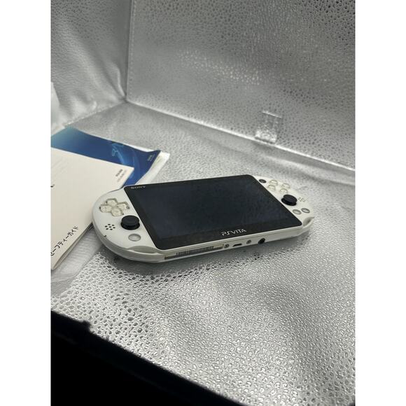 white ps vita 2000 w/charger and box - Picture 4 of 7